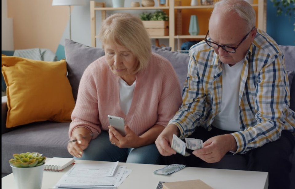 Couple planning their retirement